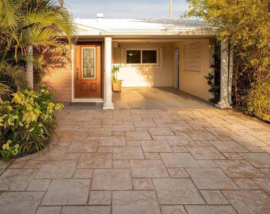 Lovely 3-Bd, Walk To Bars, 9 Min Drive From Beach! Heated Pool. ฟอร์ต ลอเดอร์เดล ภายนอก รูปภาพ