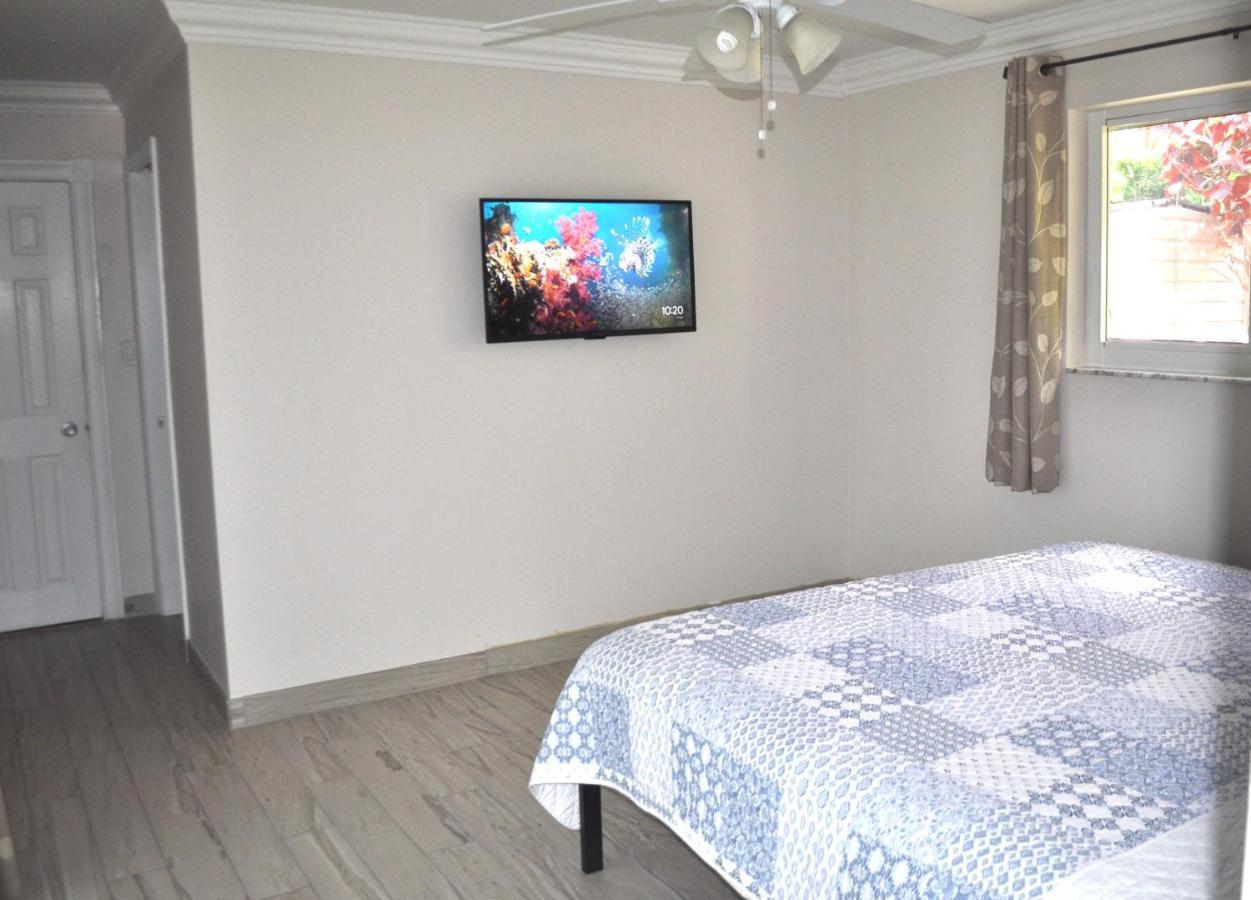 Lovely 3-Bd, Walk To Bars, 9 Min Drive From Beach! Heated Pool. ฟอร์ต ลอเดอร์เดล ภายนอก รูปภาพ