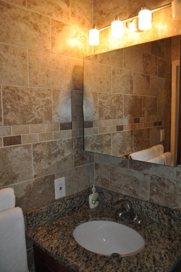 Lovely 3-Bd, Walk To Bars, 9 Min Drive From Beach! Heated Pool. ฟอร์ต ลอเดอร์เดล ภายนอก รูปภาพ